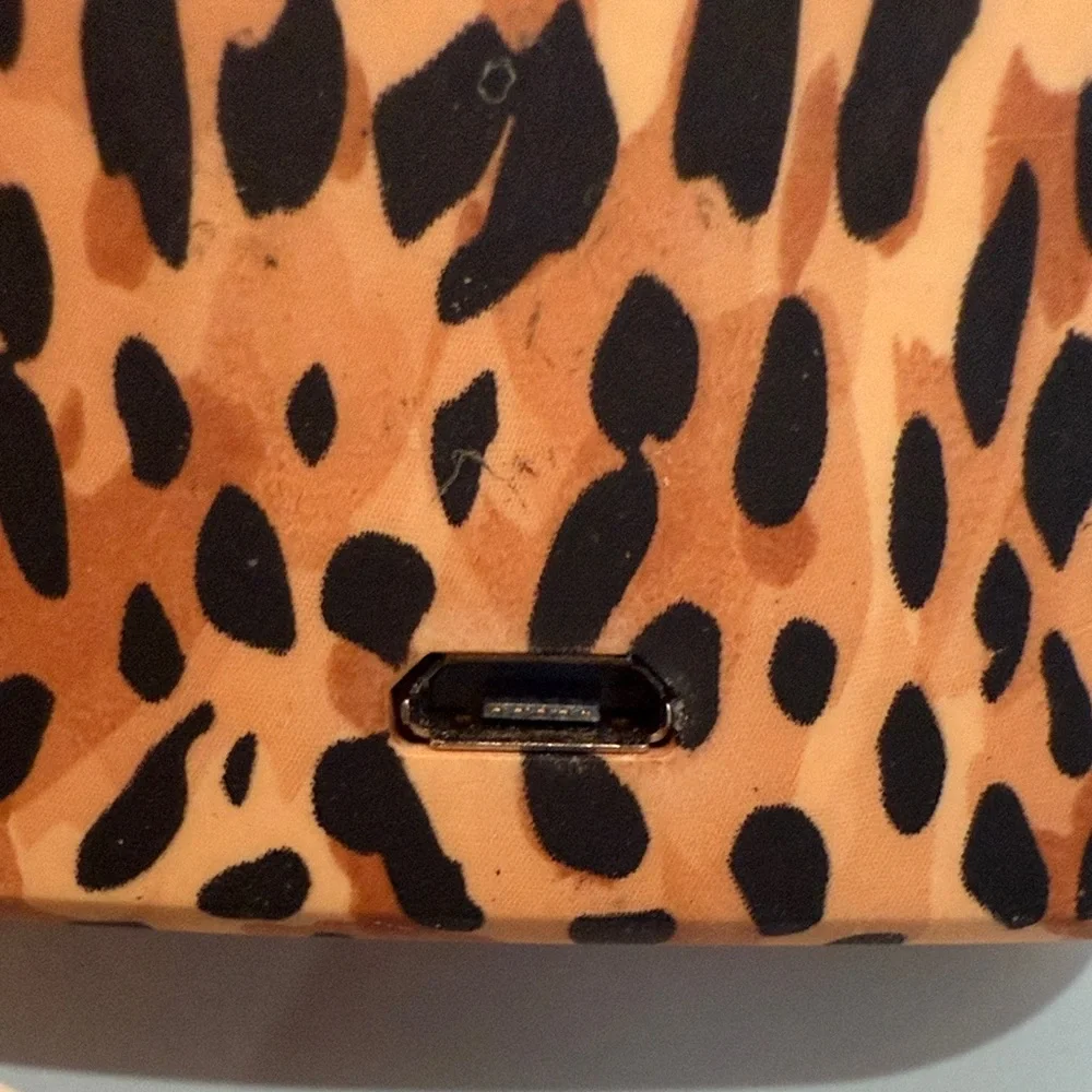 Leopard Print Wireless Earbuds with Case